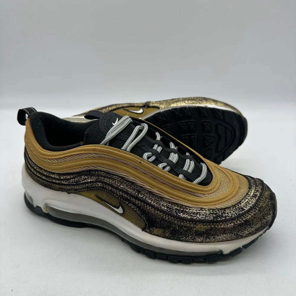 Nike casual upper features